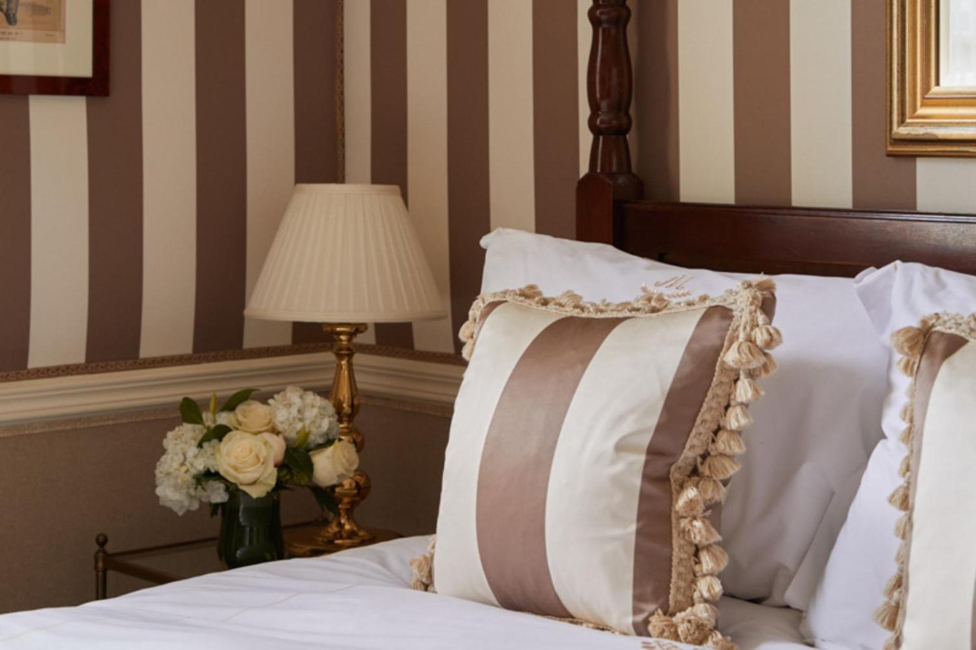 The Montague On The Gardens Hotel London Exterior photo